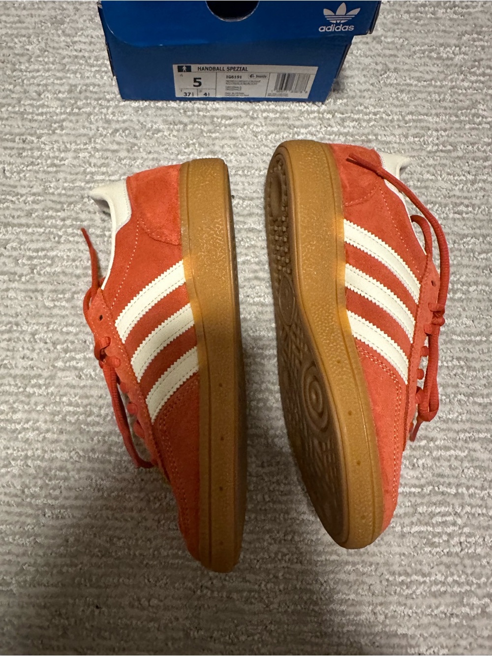 NIB Adidas spezial in preloved red women’s size 6 - Picture 7 of 9